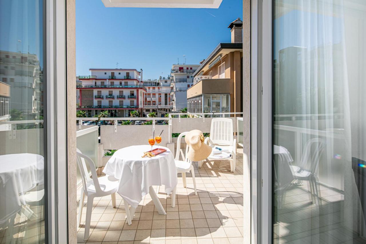 Hotel Pigalle Lido di Jesolo Exterior foto