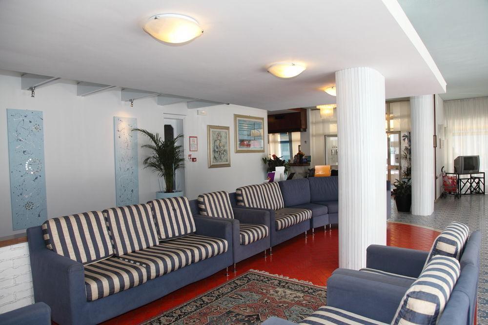 Hotel Pigalle Lido di Jesolo Exterior foto